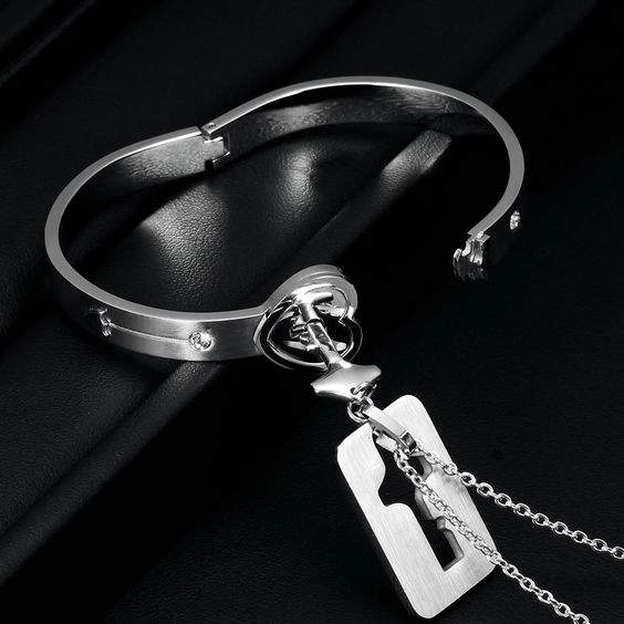 BRAZALETE CORAZÓN Y COLLAR LLAVE MÁGICA